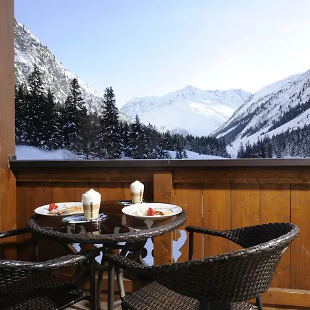 Отель Genusshotel Sonnblick Санкт-Леонхард-им-Пицталь