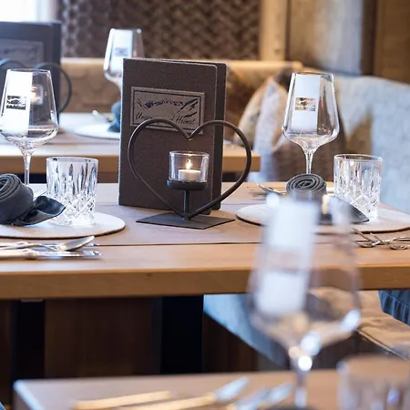 Genusshotel Sonnblick ホテル ザンクト・レオンハルト・イム・ピッツタール