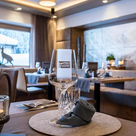 Genusshotel Sonnblick ホテル ザンクト・レオンハルト・イム・ピッツタール